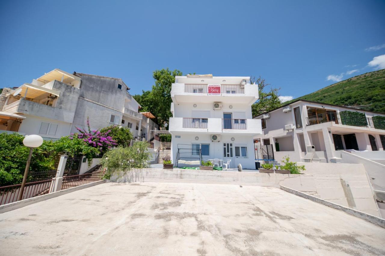 Apartments Vjera Petrovac ภายนอก รูปภาพ