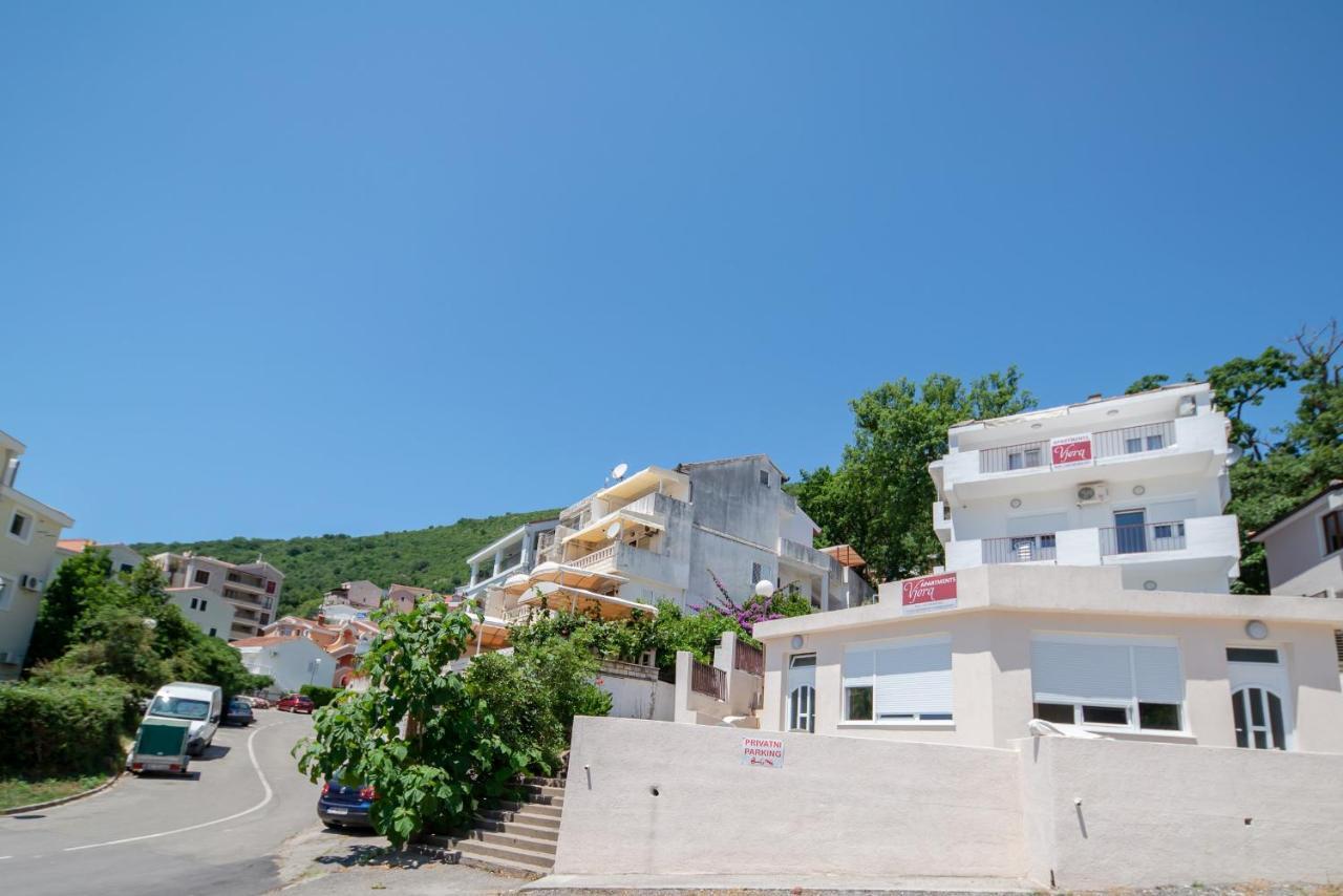 Apartments Vjera Petrovac ภายนอก รูปภาพ
