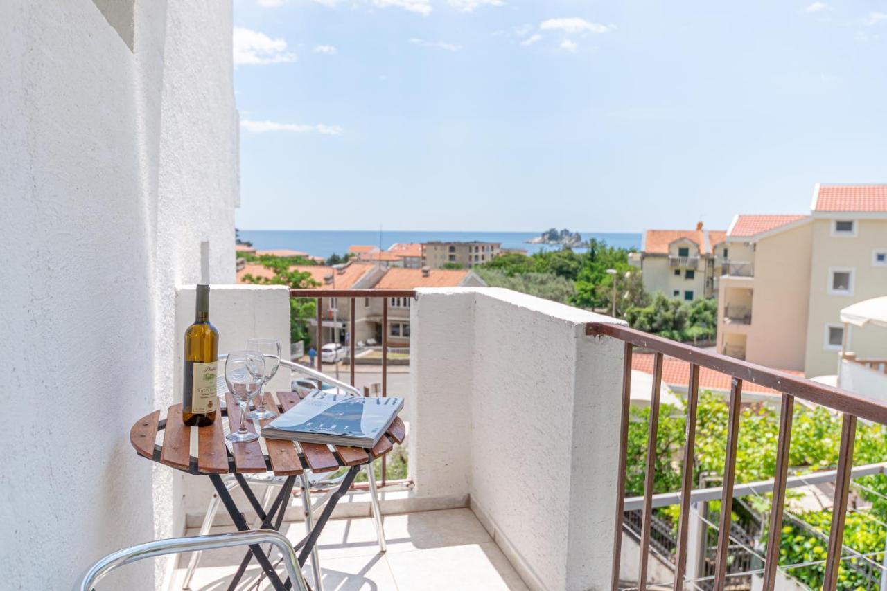 Apartments Vjera Petrovac ภายนอก รูปภาพ