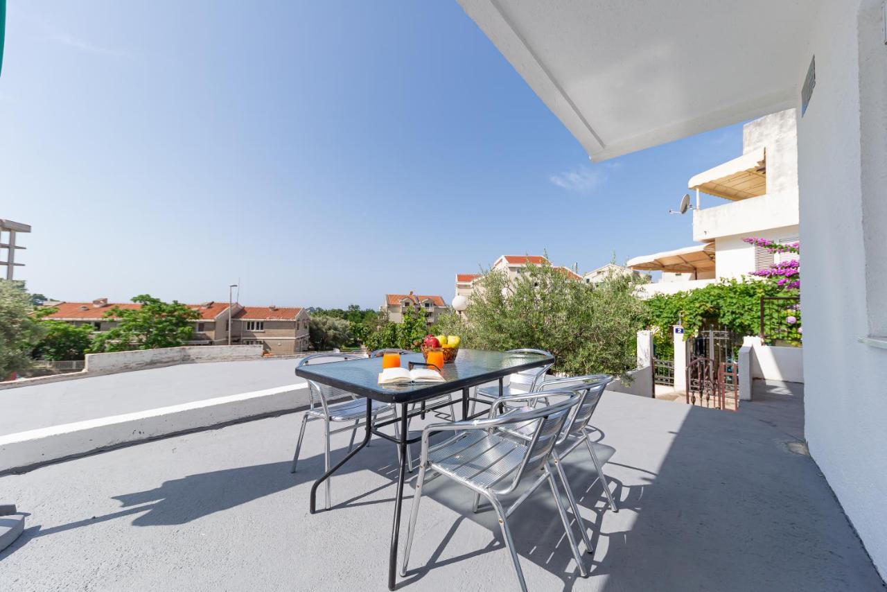 Apartments Vjera Petrovac ภายนอก รูปภาพ