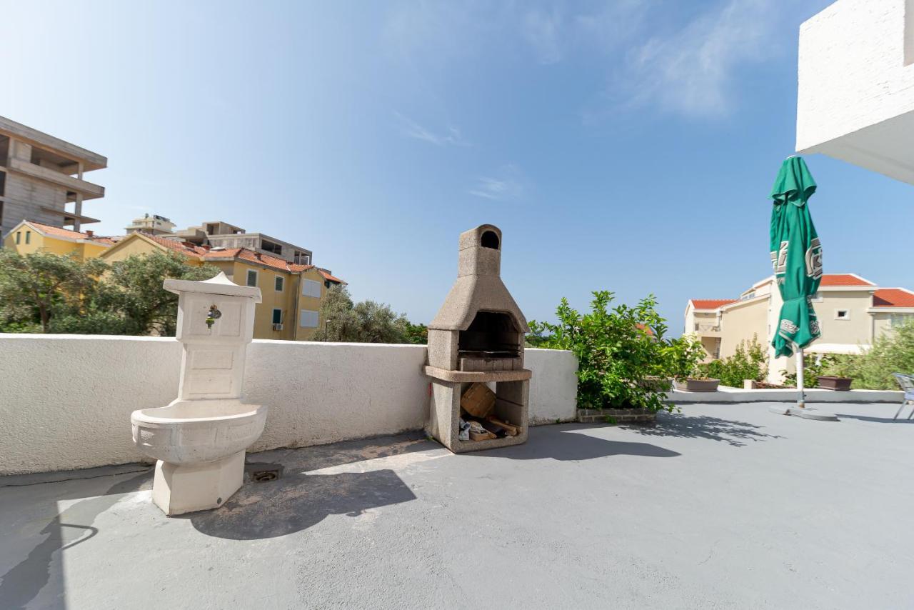 Apartments Vjera Petrovac ภายนอก รูปภาพ