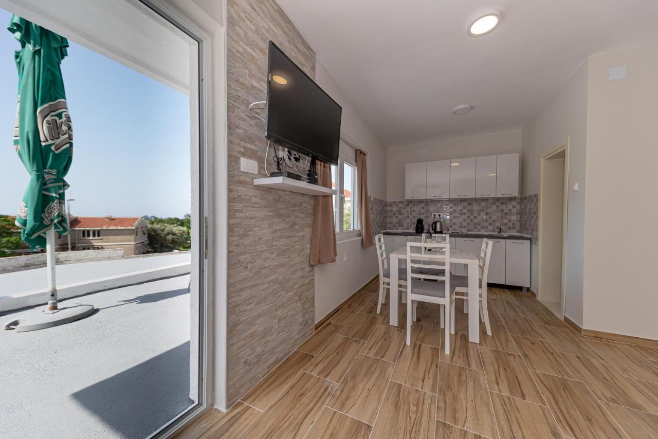 Apartments Vjera Petrovac ภายนอก รูปภาพ