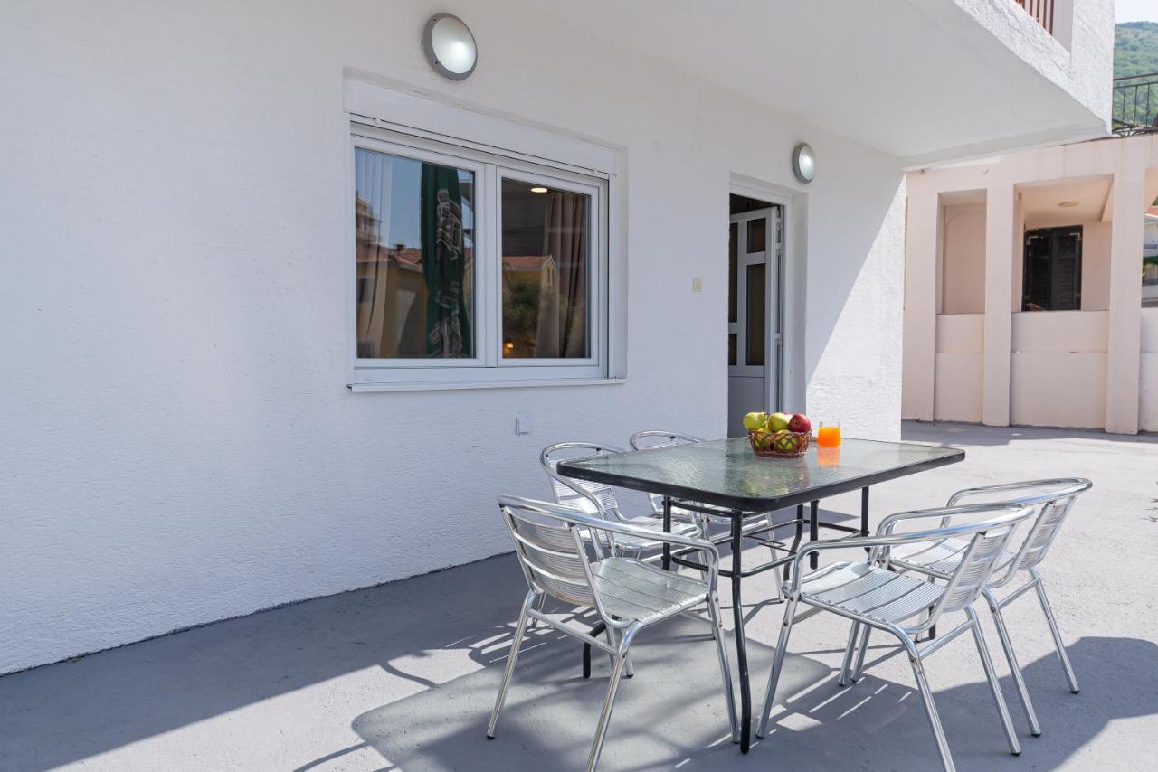 Apartments Vjera Petrovac ภายนอก รูปภาพ