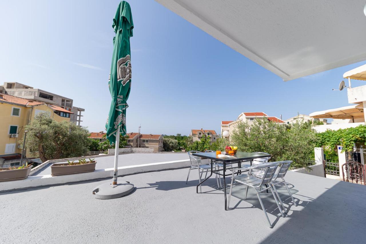 Apartments Vjera Petrovac ภายนอก รูปภาพ