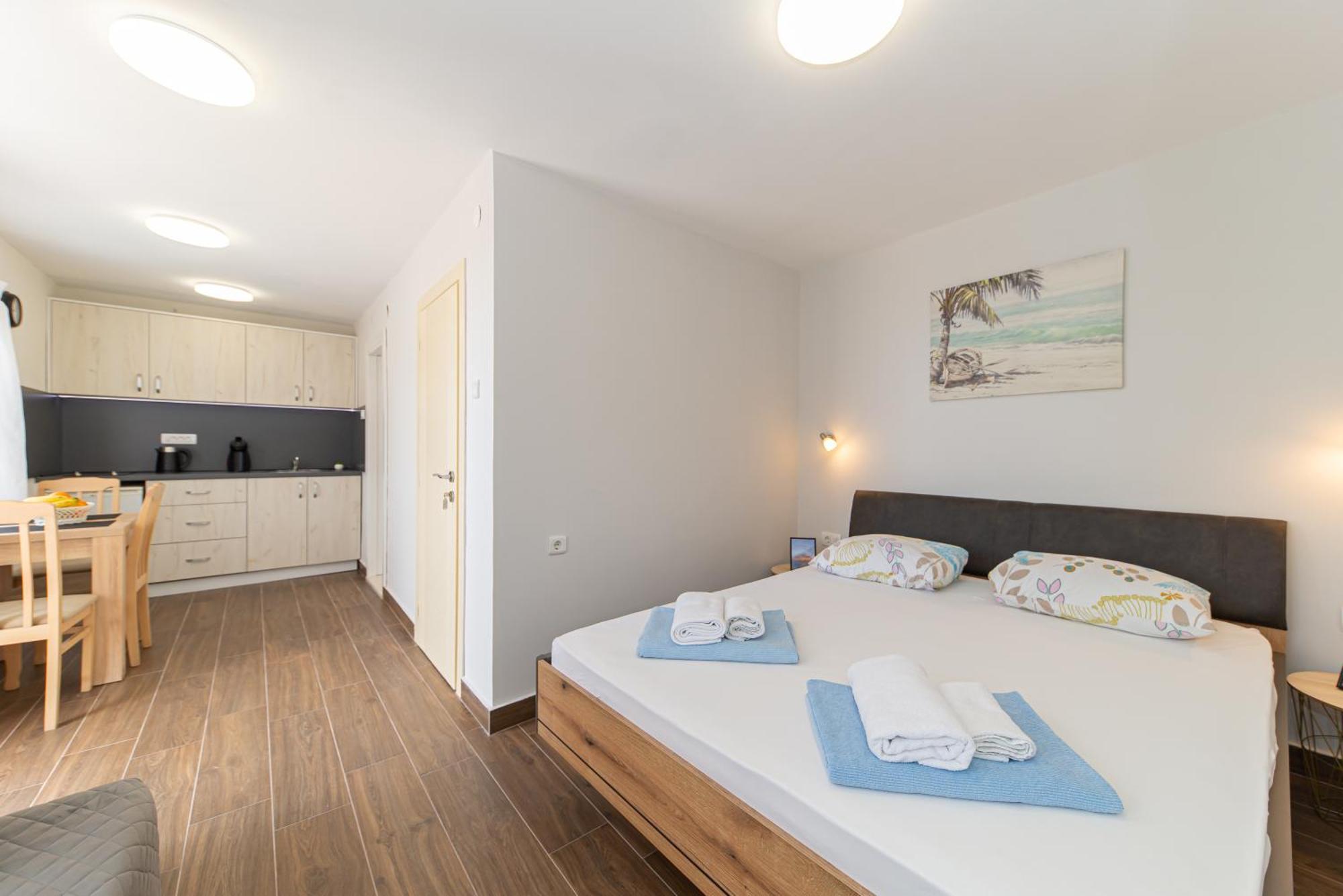 Apartments Vjera Petrovac ภายนอก รูปภาพ