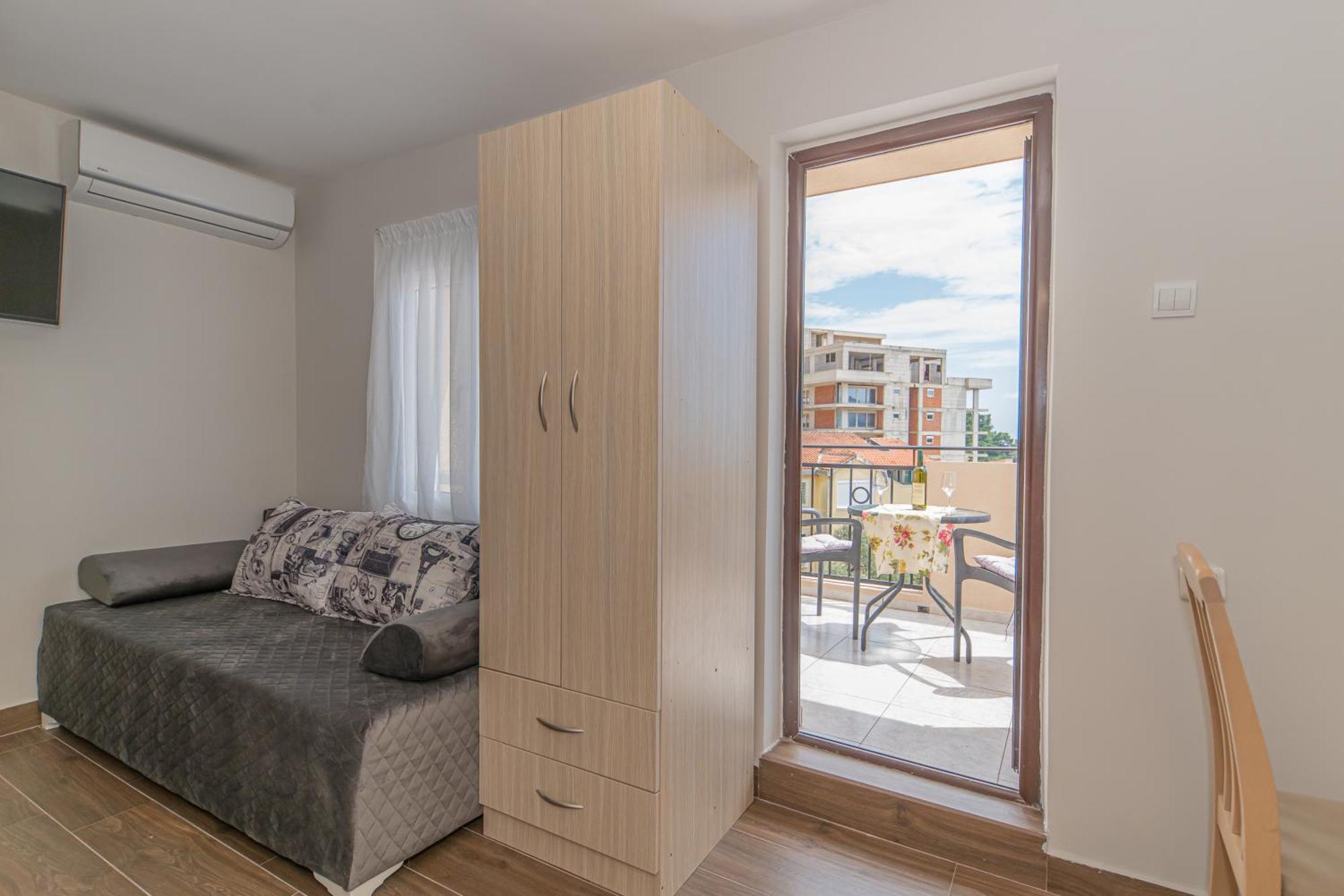 Apartments Vjera Petrovac ภายนอก รูปภาพ