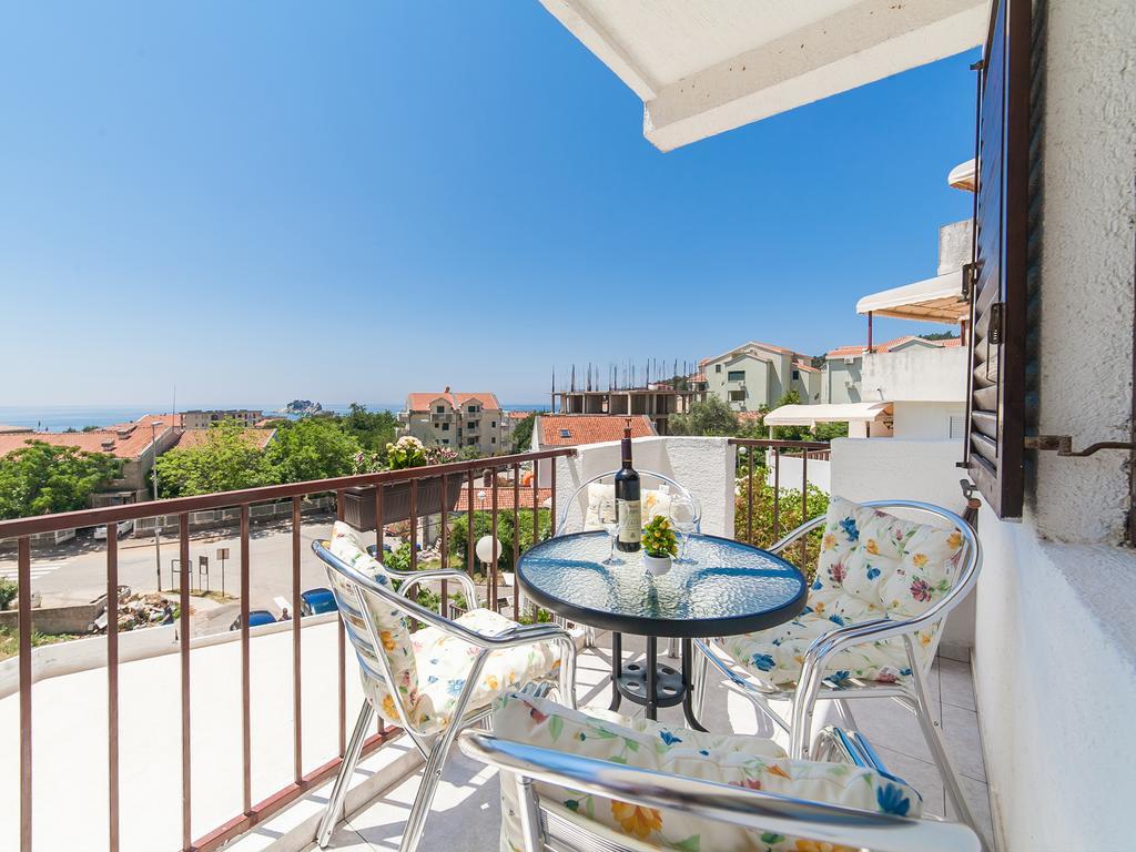 Apartments Vjera Petrovac ภายนอก รูปภาพ