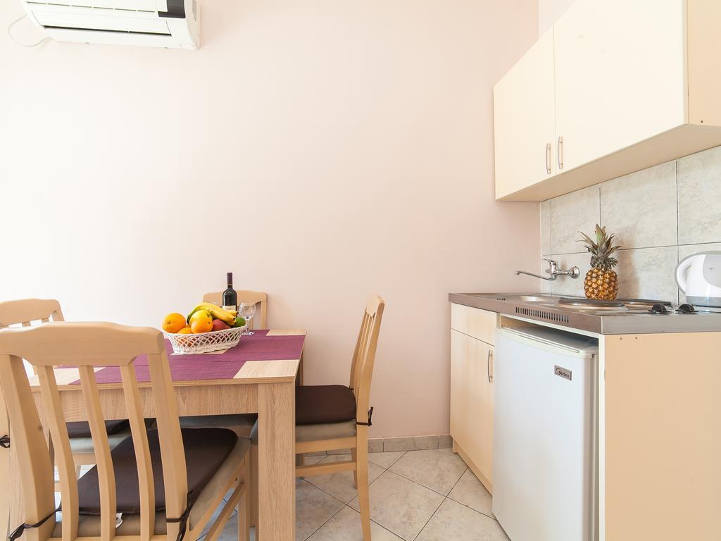 Apartments Vjera Petrovac ภายนอก รูปภาพ