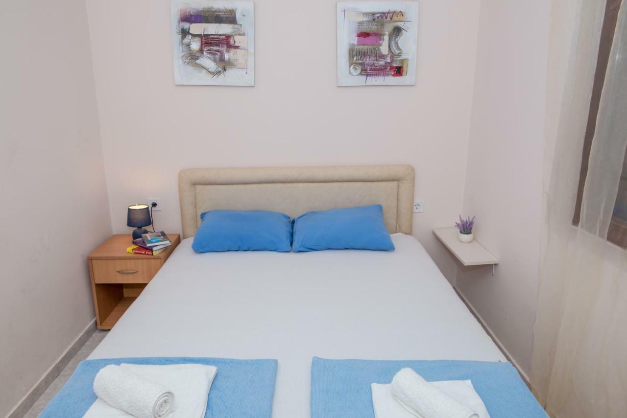 Apartments Vjera Petrovac ภายนอก รูปภาพ